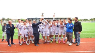 Şampiyon Yenişehir Belediyespor