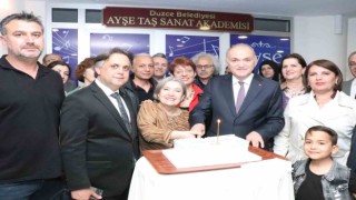 Sanat akademisinin resmi açılışını yaptı