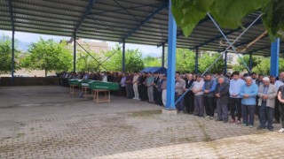 Şanlıurfa'daki kazada hayatını kaybeden 6 depremzede toprağa verildi