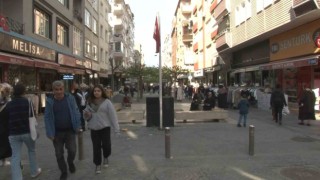 Şehit anıtına kurulan seçim standı nedeniyle tartışma çıktı: CHPlilerin saldırdığı vatandaş isyan etti