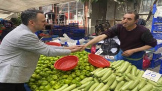 Semt pazarında vatandaştan Erdoğana destek: “Karşısında babam da otursa Erdoğandan başkasına oy yok”