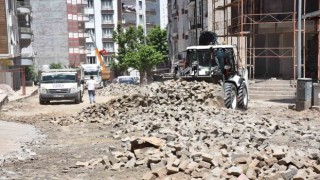 Siirt Belediyesi kilit parke ve yol bakım çalışmalarını sürdürüyor