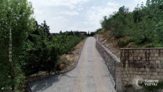 Siirt Belediyesi, mezarlığa giden yol çalışmalarını tamamladı