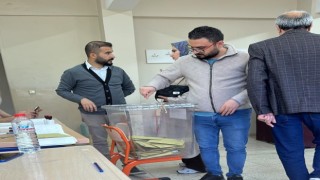 Siirtte vatandaşlar oy kullanmaya başladı
