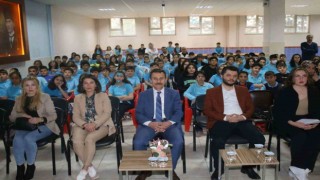 Âşık Veysel, türküleriyle anıldı
