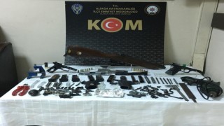 Silah satıcısı İzmir polisi tarafından yakalandı