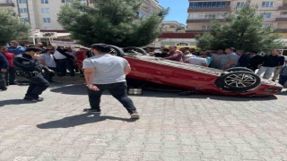 Silvanda otomobil takla attı: 3 yaralı