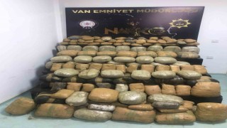 Sınırda 340 kilo esrar ele geçirildi