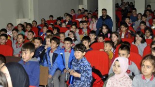 Sinopta köylerde yaşayan 5 bin çocuk tiyatroyla buluştu