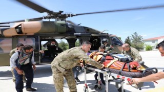 Şırnakta kalp krizi geçiren vatandaş askeri helikopterle hastaneye sevk edildi