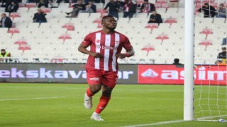 Sivassporda Leke James gol sayısını 4e çıkardı