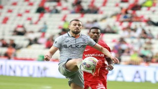 Spor Toto Süper Lig: FTA Antalyaspor: 0 - Medipol Başakşehir: 0 (İlk yarı)