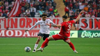 Spor Toto Süper Lig: FTA Antalyaspor: 1 - Beşiktaş: 0 (İlk yarı)
