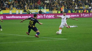 Spor Toto Süper Lig: MKE Ankaragücü: 1 - Galatasaray: 2 (İlk yarı)