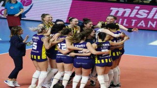 Sultanlar Ligi Final etabı 3. maçında Fenerbahçe Opet, Eczacıbaşı Dynaviti 3-2 mağlup ederek şampiyon oldu.