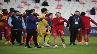 Süper Ligde kalmayı garantileyen Sivassporda büyük sevinç