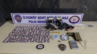 Şüpheli araçta uyuşturucu ele geçirildi: 5 gözaltı