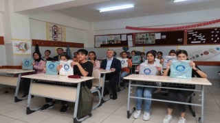 Tahmazoğlundan öğrencilere 120 bin tişört