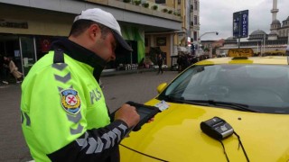 Taksi şoförü taksimetreyi açmadı turistten 2 bin 750 lira para istedi