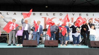 Talasta muhteşem 19 Mayıs coşkusu