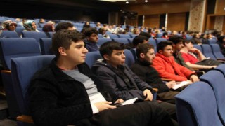 Tarihi romanlaştıran yazar Esenlerde anıldı