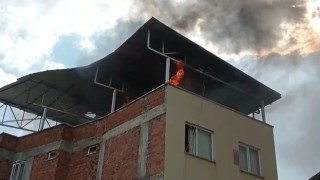 Tarihi simit fırını yakınlarında çıkan yangın korku dolu anlar yaşattı