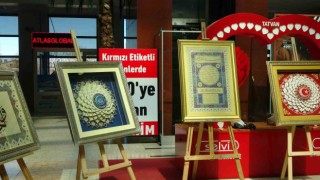 Tatvanda depremzede öğrenciler yararına sergi açıldı