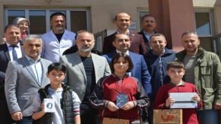 Tavşanlıda Yetim konulu kompozisyon yarışmasında dereceye giren öğrenciler ödüllendirildi