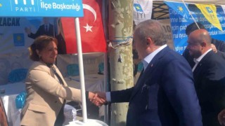 TBMM Başkanı Şentoptan partilerin seçim stantlarına ziyaret