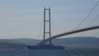 ‘TCG Anadolu 1915 Çanakkale Köprüsü altından geçti