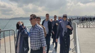 TCG Anadolu Gemisine vatandaşların yoğun ilgisi devam ediyor