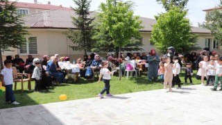 Tekinler Kız Kuran Kursunda yılsonu kapanış programı düzenlendi