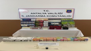 Ticareti takside kaçak sigara, puro ve elektronik sigara ele geçirildi