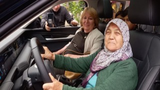 TOGGu görünce gözyaşlarına boğulan Zülfiye nine o anları anlattı: Tayyip oğlum biz senin sayende neler yaşıyoruz