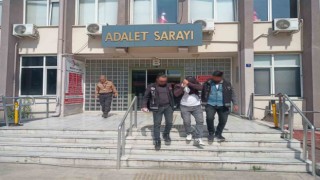 Torbacı sevgililer narkotikten kaçamadı