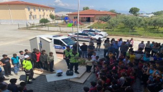 Trafik ekipleri 380 öğrenciye ve 32 öğretmene trafik eğitim semineri verdi