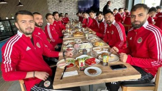 Turgutlusporlu futbolcular moral depoladı