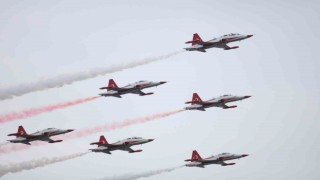 Türk Yıldızları ve Solo Türk gösterileri nefes kesti