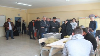 Türkiyenin en az nüfuslu ili Bayburtta oylar heyecanla kullanılmaya başladı