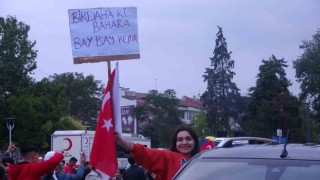 Uşakta Erdoğanın seçim zaferi coşkuyla kutlandı