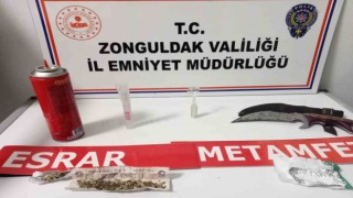 Uyuşturucuyu kağıt paranın içine sarmışlar