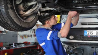 Uzun yol öncesi araç bakımı yaptırmayan kurtarıcıyla geri dönüyor