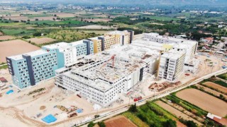Vali Aksoy yapımı devam eden Aydın Şehir Hastanesinde incelemelerde bulundu