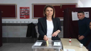 Vali Becel oyunu kullandı