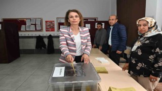 Vali Becel oyunu kullandı