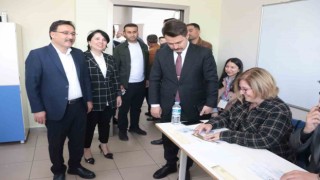 Vali Çiçek: “Güzel bir ortamda seçimi götürüyoruz”