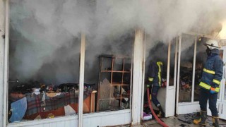 Vanda çıkan yangında bir iş yeri kullanılamaz hale geldi