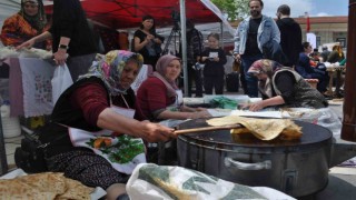 Vilayet Meydanında gözleme yaptılar