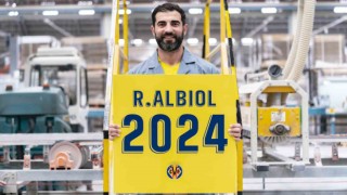 Villarreal, Raul Albiolun sözleşmesini 1 yıl uzattı