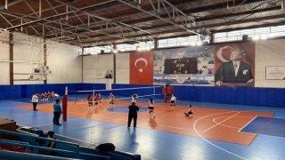 Voleybol küçükler grup müsabakaları Sinopta başladı